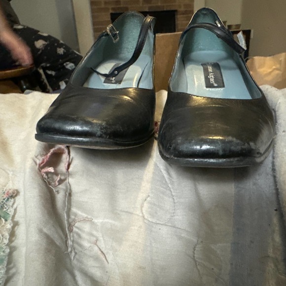 Black High Heels size 7 - Picture 3 of 6